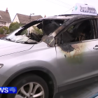 Captura de pantalla de una grabación del auto de un rabino incendiado en Melbourne