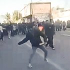 Manifestantes atacan edificio estatal en Fasa durante protestas nacionales iraníes