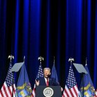 Donald Trump, habla en el Detroit Economic Club en Detroit