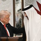 Donald Trump junto al emir de Qatar
