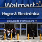 la fachada principal de una tienda Walmart en la Ciudad de México el 27 de octubre de 2025