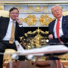 Handout picture released by the Colombian Presidency press office showing Colombian President Gustavo Petro (L) and his counterpart, US President Donald Trump, meeting at the White House in Washington on February 03, 2026.  (Photo by Handout / Colombian Presidency / AFP) / RESTRICTED TO EDITORIAL USE - MANDATORY CREDIT "AFP PHOTO / COLOMBIAN PRESIDENCY" -  HANDOUT - NO MARKETING NO ADVERTISING CAMPAIGNS - DISTRIBUTED AS A SERVICE TO CLIENTS - AFP CANNOT INDEPENDENTLY VERIFY THE AUTHENTICITY OR LOCATION, DATE, AND CONTENT OF THESE IMAGES. /