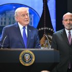 Donald Trump junto a Howard Lutnick en la Casa Blanca/ Mandel Ngan