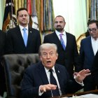 Donald Trump en el Salón Oval/ Brendan Smialowski