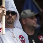 Miembro del Ku Klux Klan en Charlottesville, Virginia