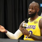 LeBron James, durante una conferencia de prensa. Imagen de archivo