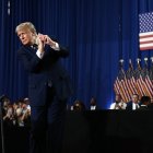 El presidente Trump tras su discurso en Rockland Community College en Suffern, Nueva York, este 22 de mayo.