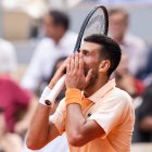 Novak Djokovic se lamenta tras perder frente a Joao Fonseca