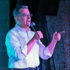 El candidato demócrata a gobernador, Xavier Becerra, habla durante un acto de movilización (Archivo)
