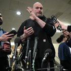 El senador John Fetterman (D-PA) en el Capitolio.