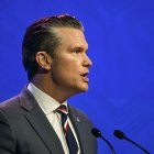 El secretario Pete Hegseth.