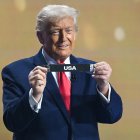 Donald Trump en el sorteo de la Copa del Mundo/ Saul Loeb