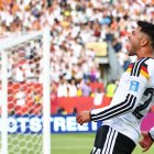 El centrocampista alemán Nadiem Amiri celebra el segundo gol de su equipo durante el partido de fútbol del Grupo E del Mundial de 2026 entre Alemania y Costa de Marfil en el Estadio de Toronto, el 20 de junio de 2026.