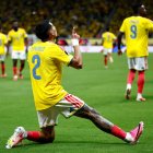 Daniel Muñoz, número 2 del ranking, celebra el primer gol de su equipo durante el partido de fútbol del Grupo K del Mundial 2026 entre Colombia y la República Democrática del Congo