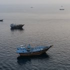 Embarcaciones al norte de Omán, cerca del estrecho de Ormuz