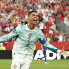 Cristiano Ronaldo celebra su gol de penal este jueves 2 de julio en Toronto.