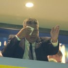 El presidente de la Asociación del Fútbol Argentino (AFA), Claudio «Chiqui» Tapia, hace un gesto antes de un partido amistoso de fútbol entre Argentina y Zambia en el estadio La Bombonera de Buenos Aires, el 31 de marzo de 2026.