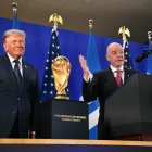 Donald Trump y Gianni Infantino en una conferencia de prensa este viernes