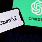 Logos de OpenAI y del robot ChatGPT