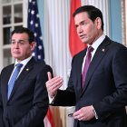 El secretario Marco Rubio con el ministro de Relaciones Exteriores de Paraguay, Rubén Ramírez, este 4 de agosto.