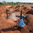 (Archivo) Imágenes de los cementerios en RD Congo por el ébola