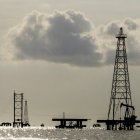 Plataformas petrolíferas en Cabimas, al sur del lago de Maracaibo, estado Zulia, Venezuela.