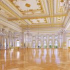 Esta imagen, publicada el 14 de agosto de 2026, muestra una representación arquitectónica del salón de baile de la Casa Blanca.