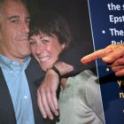 Una foto de Jeffrey Epstein y Ghislaine Maxwell (Archivo)