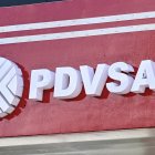 El logo de Petróleos de Venezuela Sociedad Anónima en una estación de servicio en Venezuela.