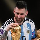 Lionel Messi con la Copa del Mundo/ Kirill KUDRYAVTSEV