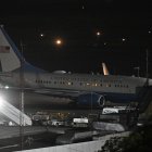 El avión que transportaba al secretario de Energía, Chris Wright, tras aterrizar en el Aeropuerto Internacional Simón Bolívar en Maiquetía, en La Guaira, este 1 de septiembre.
