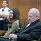 La acusada Lindsay Clancy y su abogado, Kevin Reddington