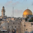 Domo de la Roca y Muro de los Lamentos en Jerusalén.