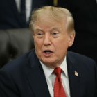 El presidente Donald Trump declara ante los medios desde la Oficina Oval, este 18 de septiembre.