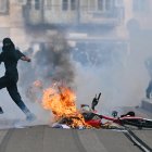 Un manifestante en Clermont-Ferrand, Francia