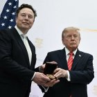 Donald Trump entrega la Medalla Nacional de Ciencia a Elon Musk