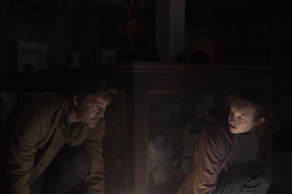 Joel (Pedro Pascal) deberá llevar a salvo a Ellie (Bella Ramsey) para, así, salvar a la humanidad