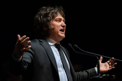 ¿Propuesta viable o idea utópica? Todo lo que debes saber sobre la dolarización que propone Javier Milei en Argentina