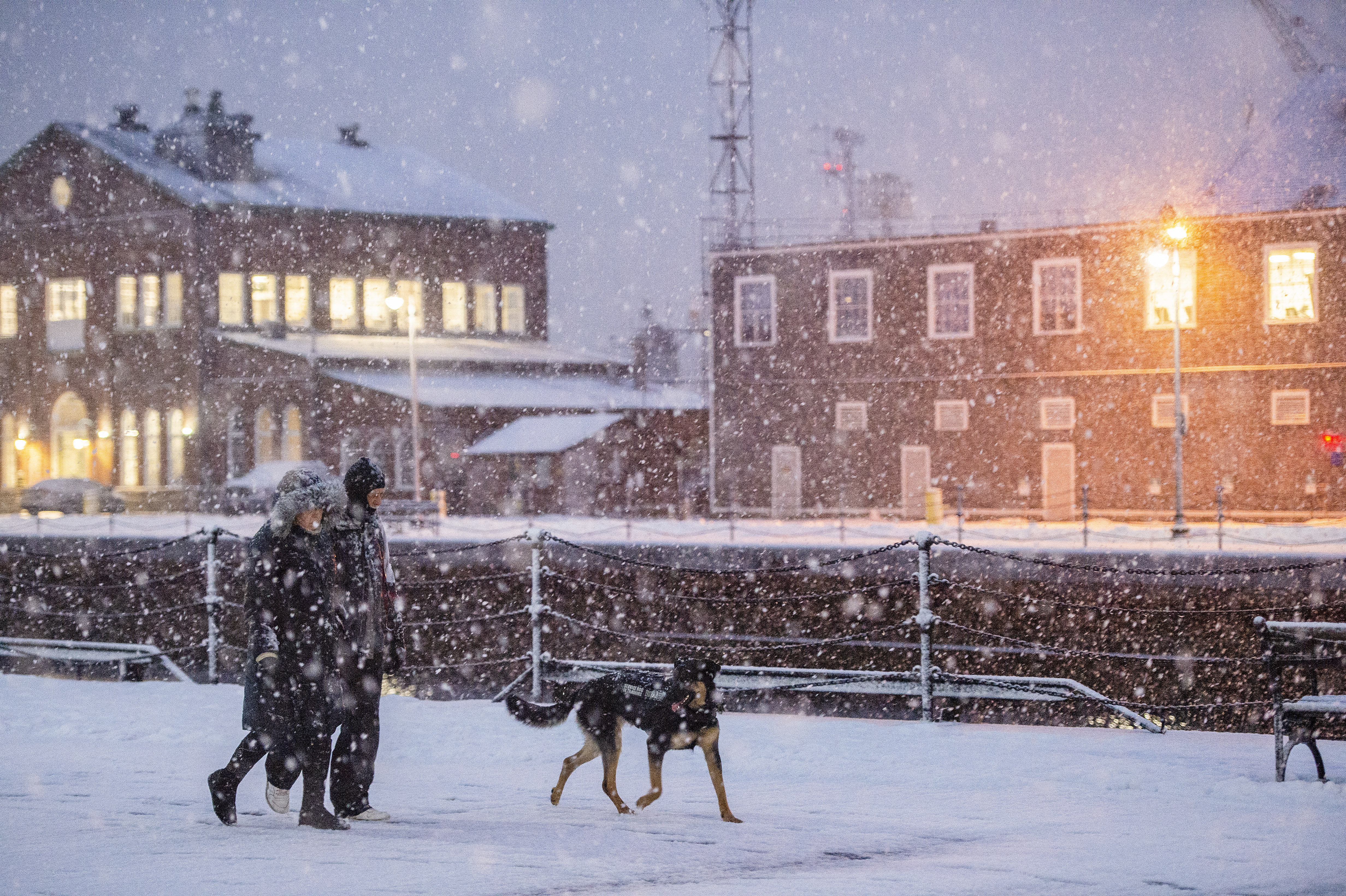 Extreme cold, heavy snow: East braces for winter storm